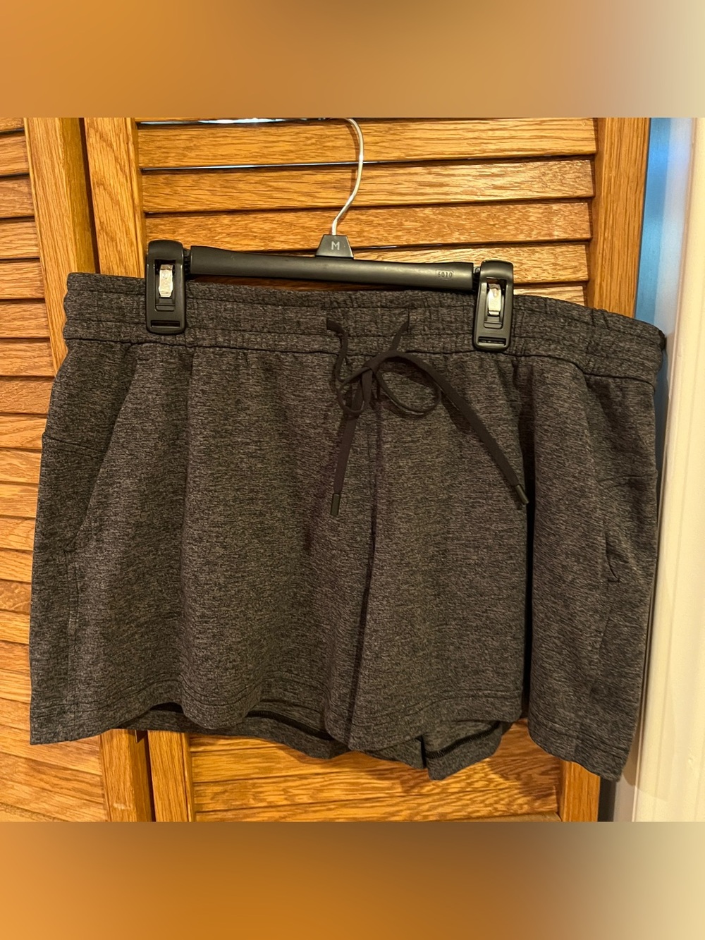 Lululemon Soft Jersey relaxed fit mid rise short 4”